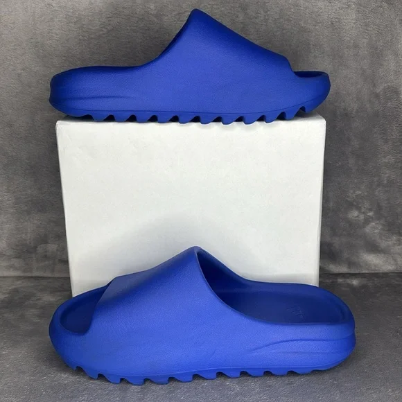 🔥🔥🔥Yeezy Blue Loafers & Slip-Ons Size: 8🔥🔥🔥